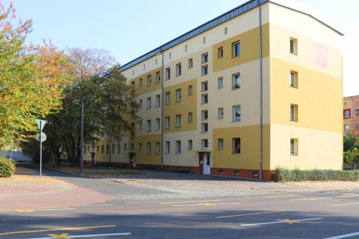 Gemütliche 3-Zimmer-Wohnung mit Balkon und Tageslichtbad - frisch renoviert! – 6842 Dessau-Roßlau – Bild 1 von 4