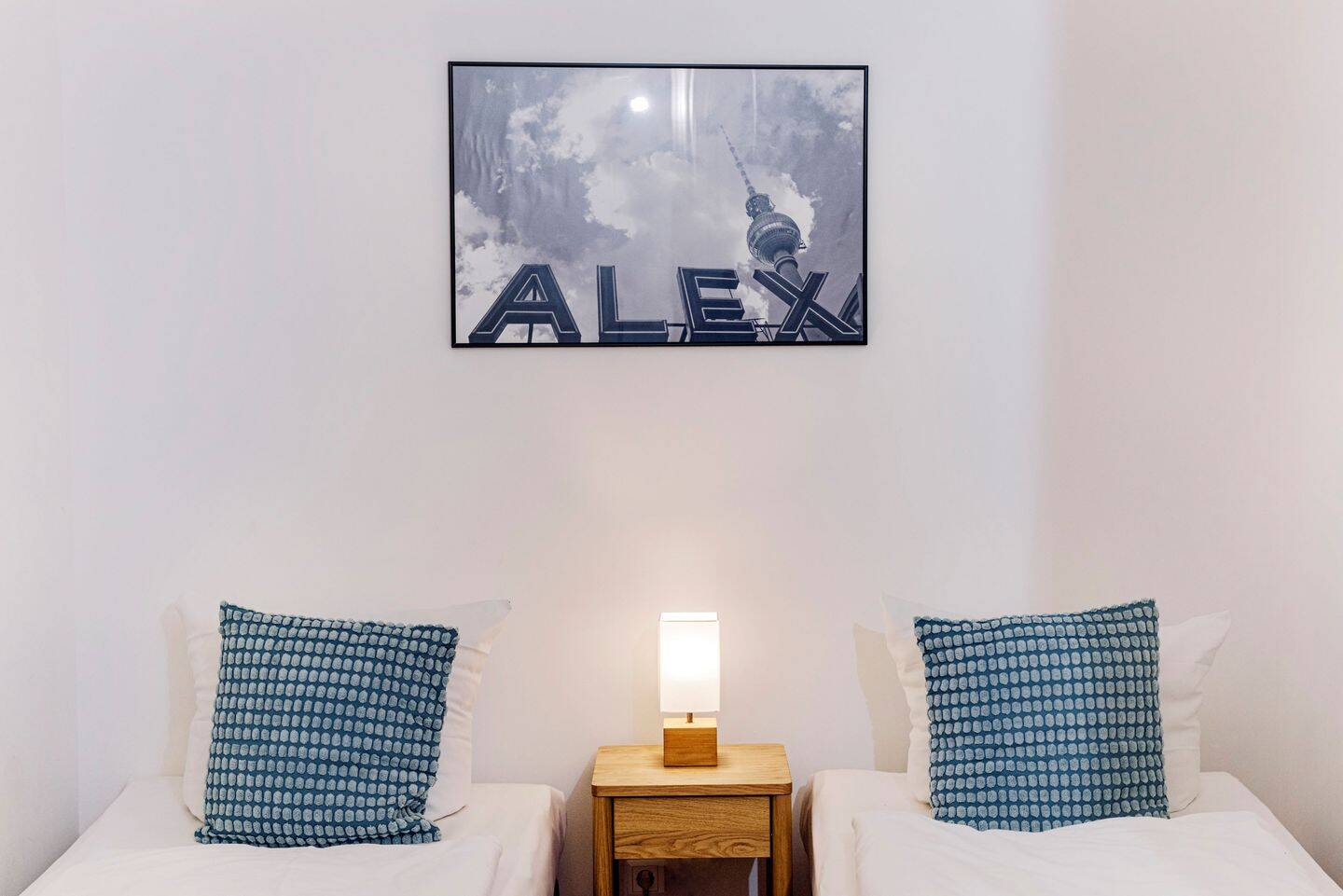 3 Zimmer in wunderschönem Altbau nahe Kollwitzplatz – Berlin – Vorschaubild 3