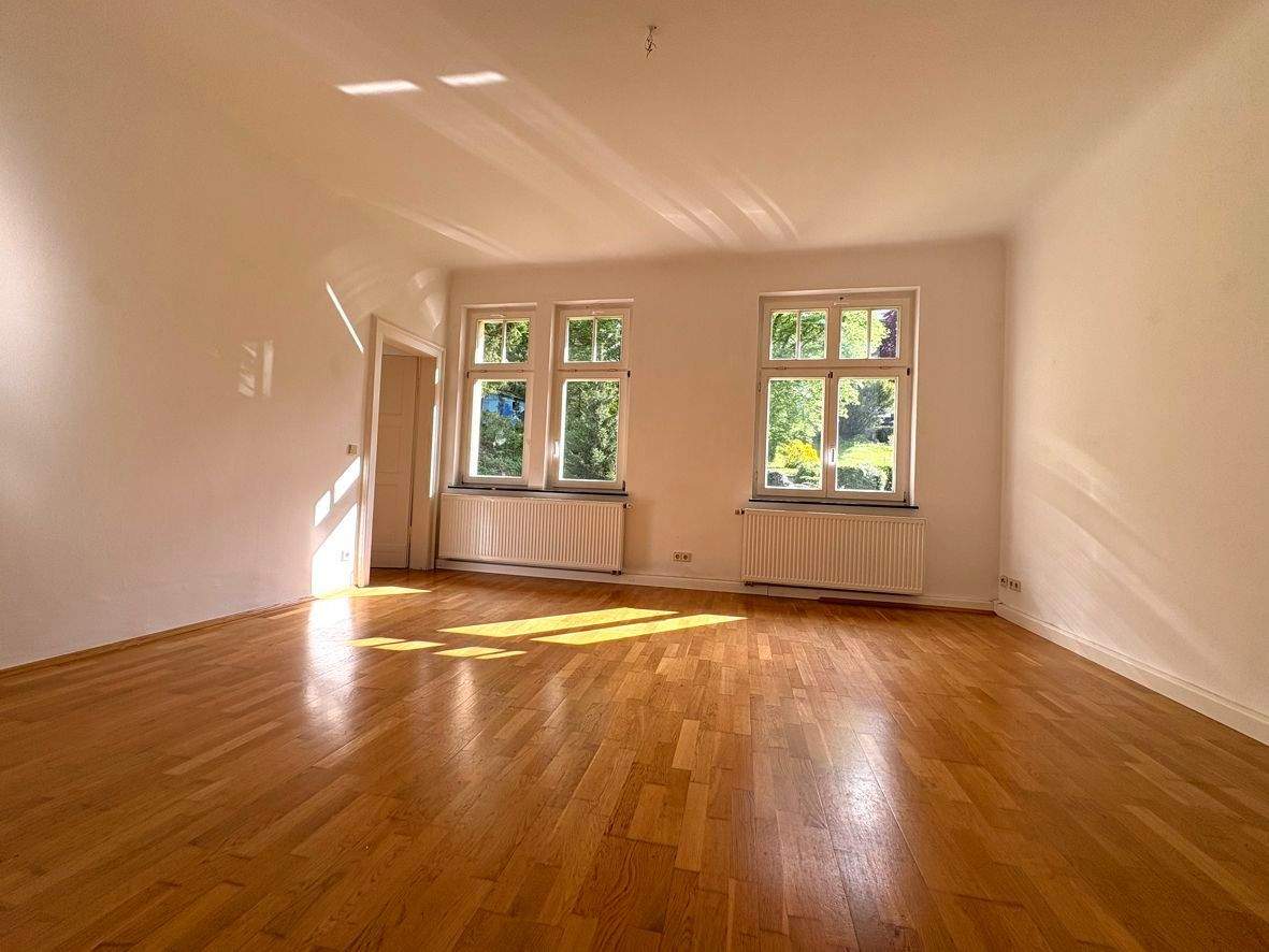 Herrschaftliche Eigentumswohnung in bester Lage im Südviertel von Eisenach, Einzug kurzfristig möglich – Eisenach – Bild 1 von 9