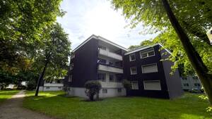 Helle 3,5-Raum-Wohnung mit Balkon und modernem Badezimmer in Duisburg-Hamborn! – 47169 Duisburg – Vorschaubild 1