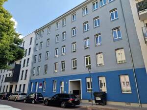 Schöne 3 Raum Wohnung mit Wohnküche, Fußbodenheizung ,Balkon und Aufzug