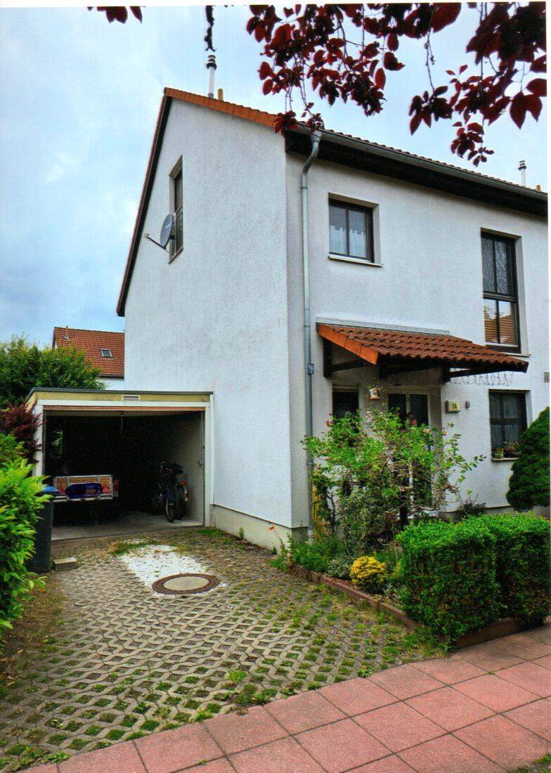 Solide und begehrte DHH mit Terrasse, Garage und Garten – Falkensee – Bild 1 von 9