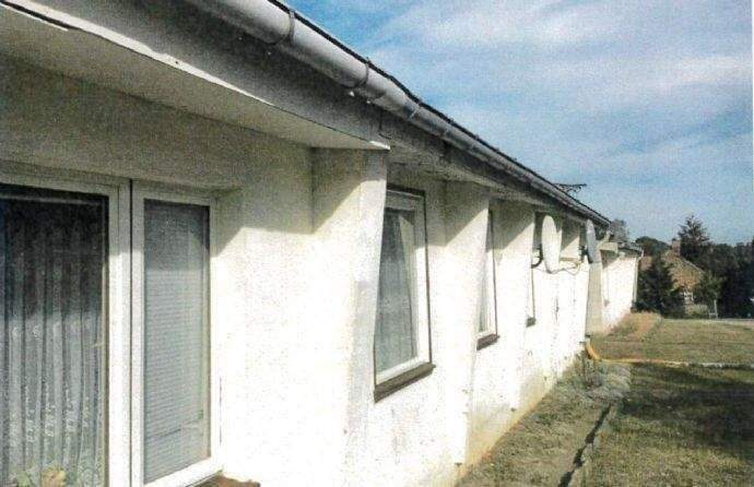 DENKMALGESCHÜTZTES ENSEMBLE - 4 GEBÄUDE (6 DOPPELHAUSHÄLFTEN + 1 EINFAMILIENHAUS) - SANIERUNGSBEDARF – Neuhardenberg – Vorschaubild 2