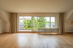 Kaiserswerth: Traumhafte 4-Zimmer-Maisonettewohnung mit 2 Bädern, Terrasse und Garage! – 40489 Düsseldorf – Vorschaubild 2