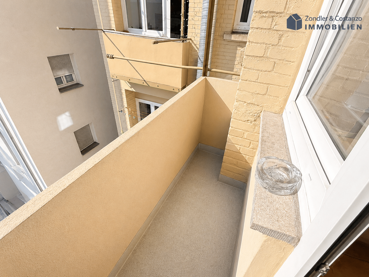 ZENTRALE WOHNLAGE IN S-OST: * 3,5-Zi.-Whg. * ca. 112,4 qm * EBK * 2 Balkone * TL-Bad * sep. WC * – Stuttgart – Vorschaubild 8