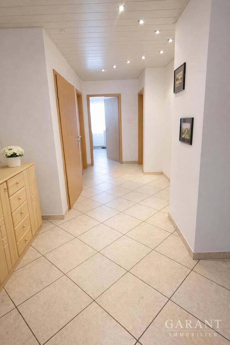 *Attraktives Zweifamilienhaus in Zuchering*Eigenheim oder Kapitalanlage *Viel Potenzial* – Ingolstadt – Vorschaubild 3
