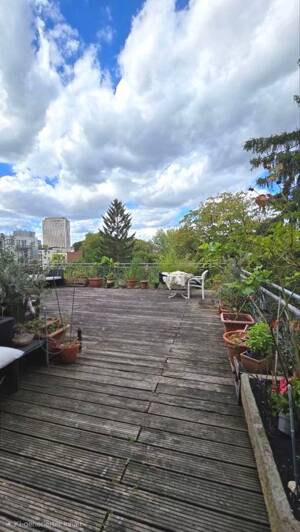 Frankfurt/Main - City, Nähe Oederweg und Eschenheimer Turm, großzügige und klassische 5 Zimmer Altbau-Wohnung mit einzigartiger, 70 qm großer Terrasse – 60313 Frankfurt am Main – Vorschaubild 2