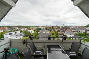 4-Zimmer-Wohnung mit zwei Balkonen, Aufzug, Tiefgarage, zentral aber ruhig beim Marktkauf – 33102 Paderborn – Vorschaubild 2