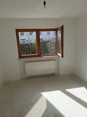 Lichtdurchflutete 3 Zi-Garten-Maisonette-Wohnung in ruhiger Lage – 81827 München – Vorschaubild 3