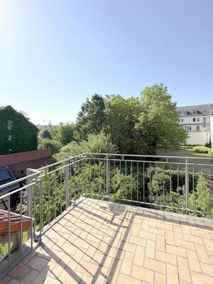 Bad Wilhelmshöhe / Alt Wahlershausen Sonnige und freie Dachgeschosswohnung mit Balkon und Carport in ruhiger Wohnlage – 34131 Kassel – Vorschaubild 2