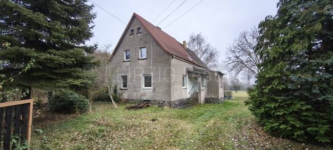 Sanierungsbedürftiges Neubauernhaus mit großem Ausbaupotenzial – Taucha – Bild 1 von 9