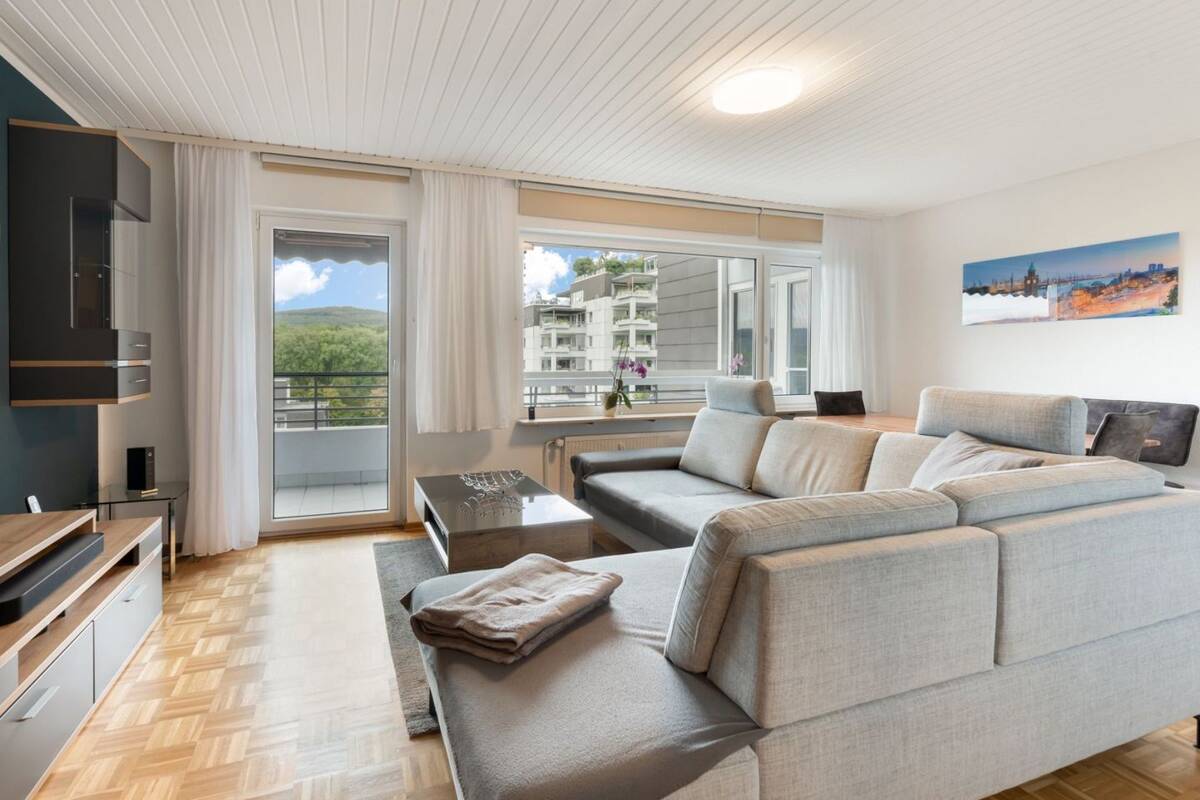 Lichtdurchflutete 3-Zimmer-Wohnung mit Westbalkon und Wohlfühlcharakter – 61381 Friedrichsdorf – Bild 1 von 9