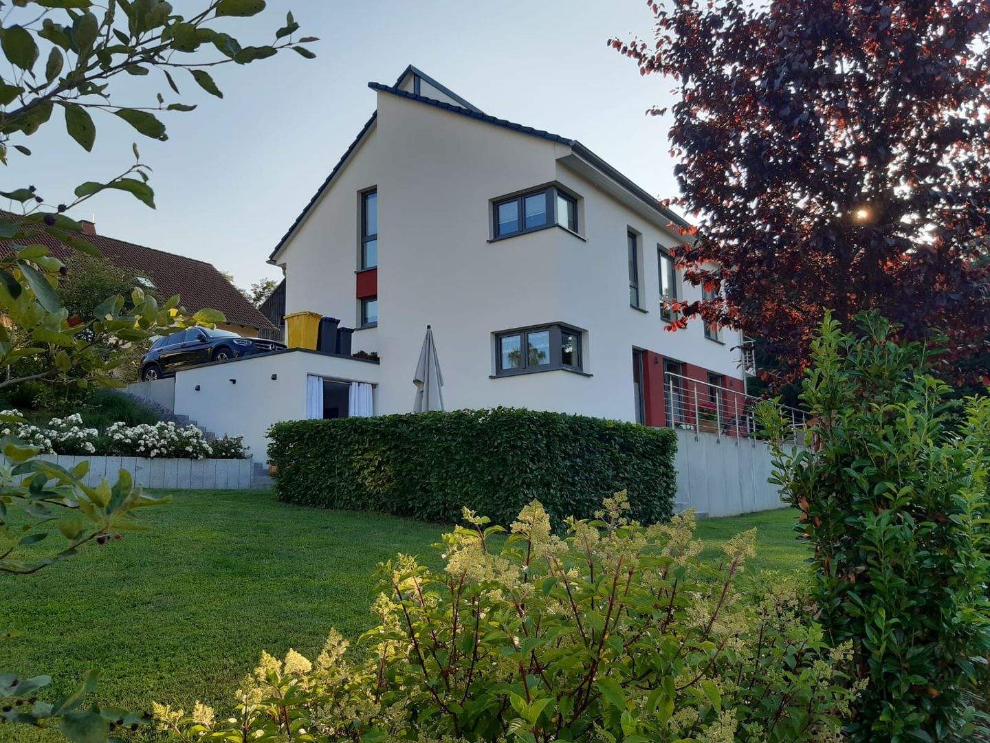 Stopp: Elegant & Exklusiv – Hochwertiges Einfamilienhaus mit Traumgrundstück bei Döbeln! – Döbeln – Bild 1 von 5
