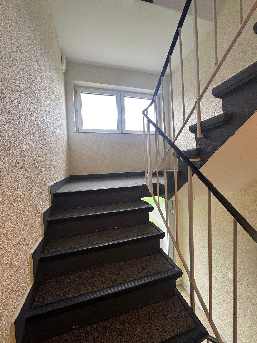 Eigenheim + Kapitalanlage: 5 Familienhaus mit Terrasse, Balkone und Garten – Duisburg – Vorschaubild 4