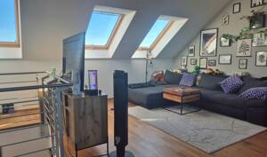 Kapitalanlage: Vermietete 2-Zimmer-Maisonette mit Dachterrasse & Atrium-Ausblick – lichtdurchflutet direkt an der Fußgängerzone in Fürth