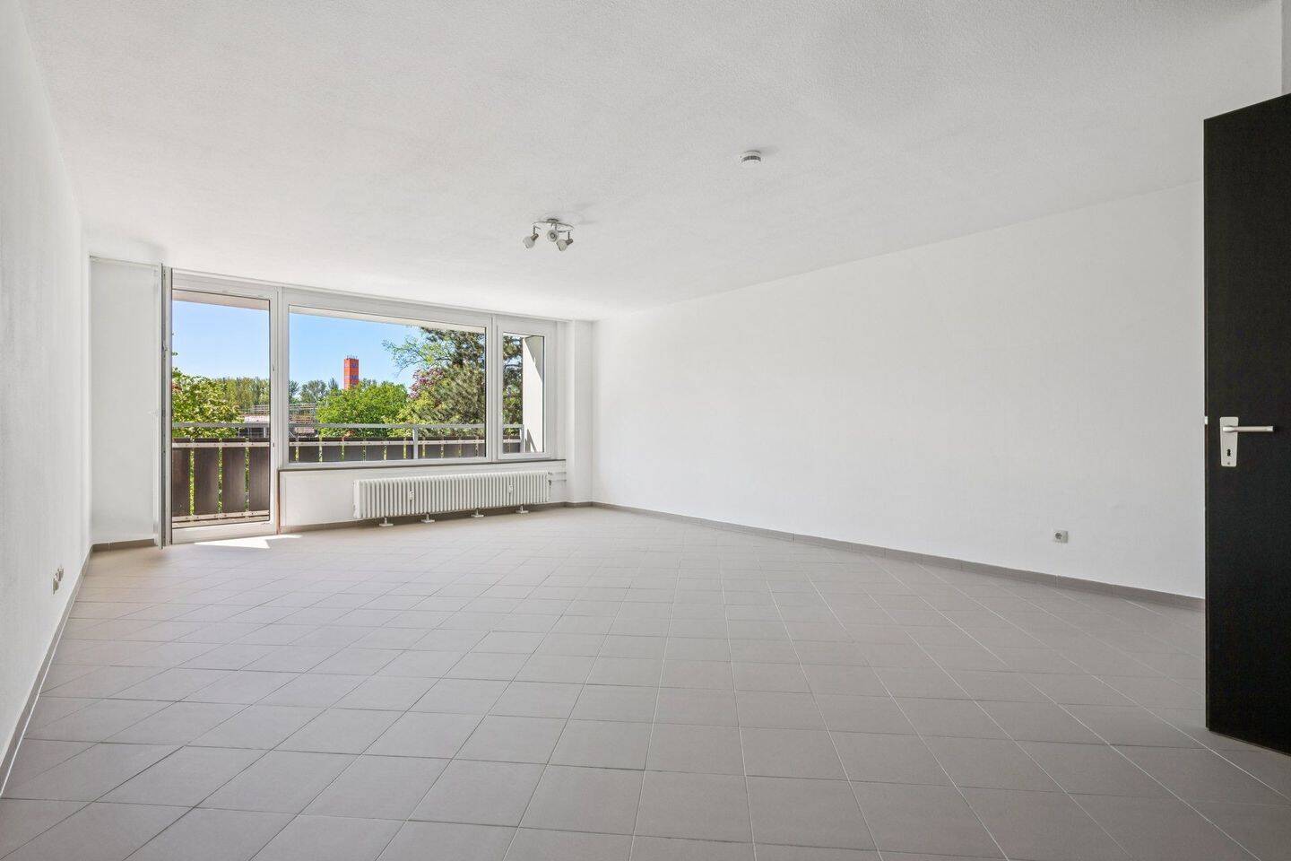 Helles City-Apartment mit Süd-West-Balkon & TG-Stellplatz – München – Vorschaubild 8