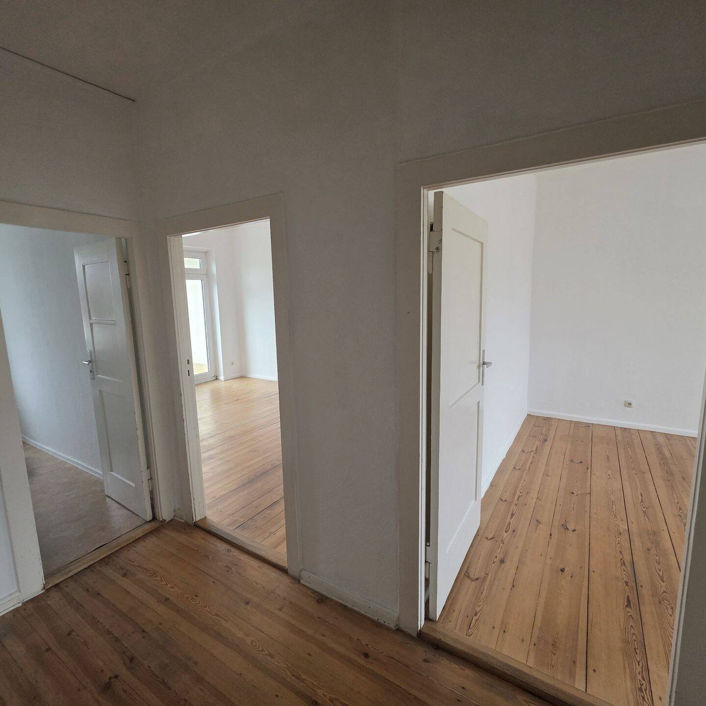 Qualifizierter Alleinauftrag 6er Wohnungspaket mit je 2 Zimmern und Balkon - 1 sofort bezugsfrei – Berlin – Vorschaubild 6