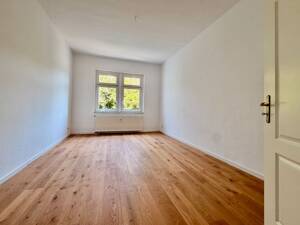 Einziehen und wohlfühlen: Frisch sanierte 4-Zimmer-Wohnung in Hochheim mit EBK & Balkon – 99094 Erfurt – Vorschaubild 6