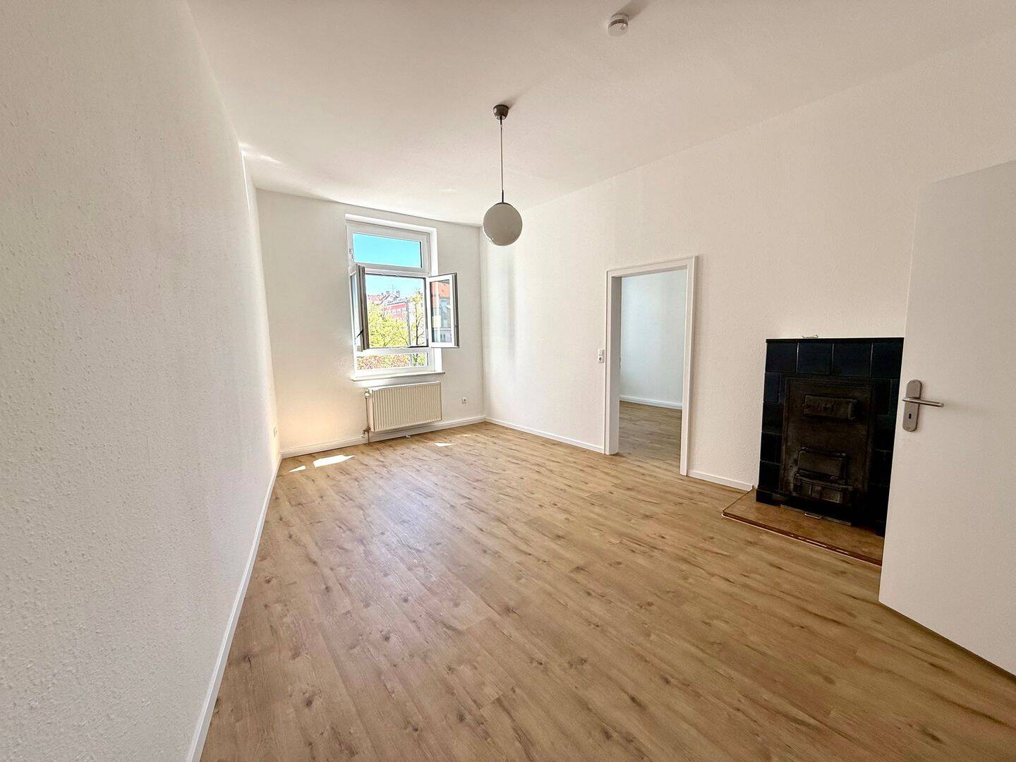 *Erstbezug nach Sanierung* 4,5-Zimmer-Wohnung in Bestlage Rotkreuzplatz – München – Vorschaubild 3
