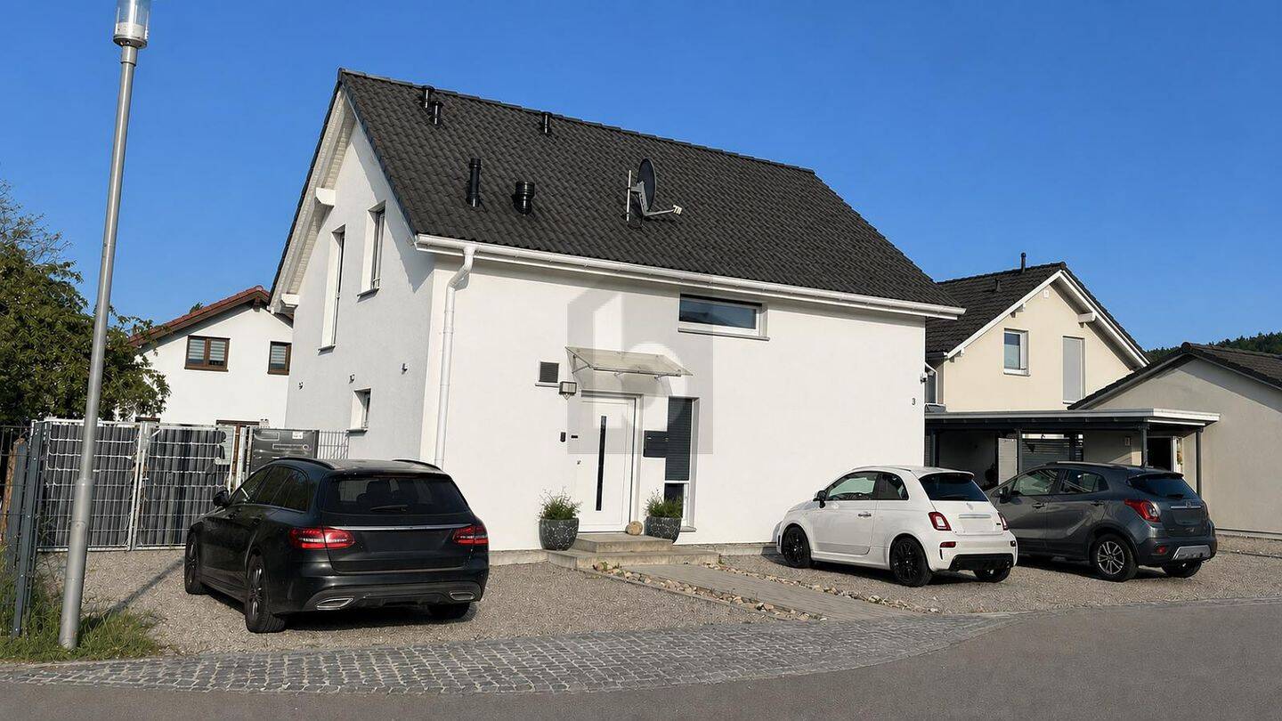 LIEBEVOLL EINGERICHTETES HAUS SUCHT NEUE BESITZER – Hohentengen am Hochrhein – Bild 1 von 5