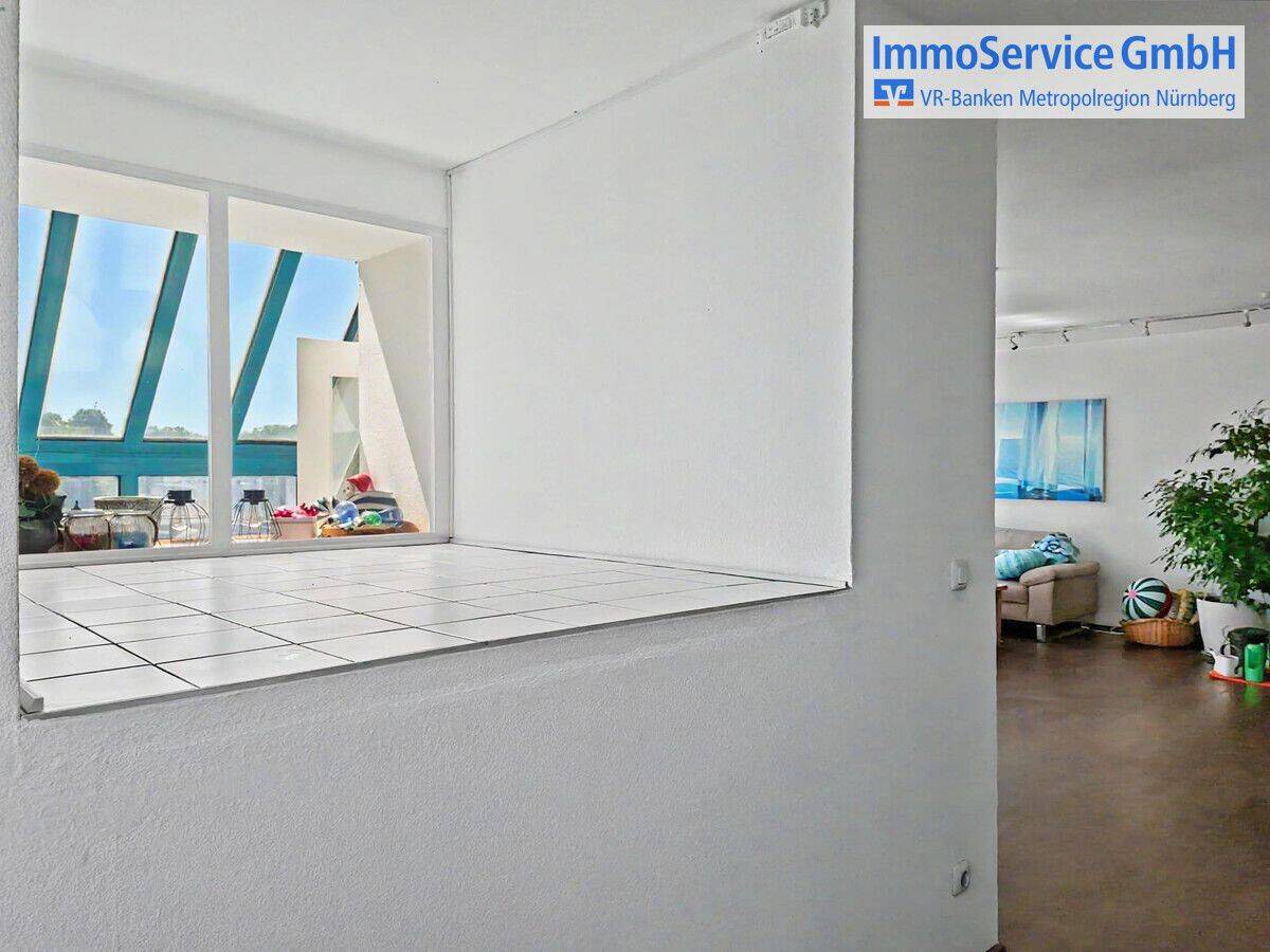 Schicke 2,5-Zimmer-Penthouse-Maisonette mit Dachterrasse und Burgblick in attraktiver Lage – Nürnberg – Vorschaubild 3