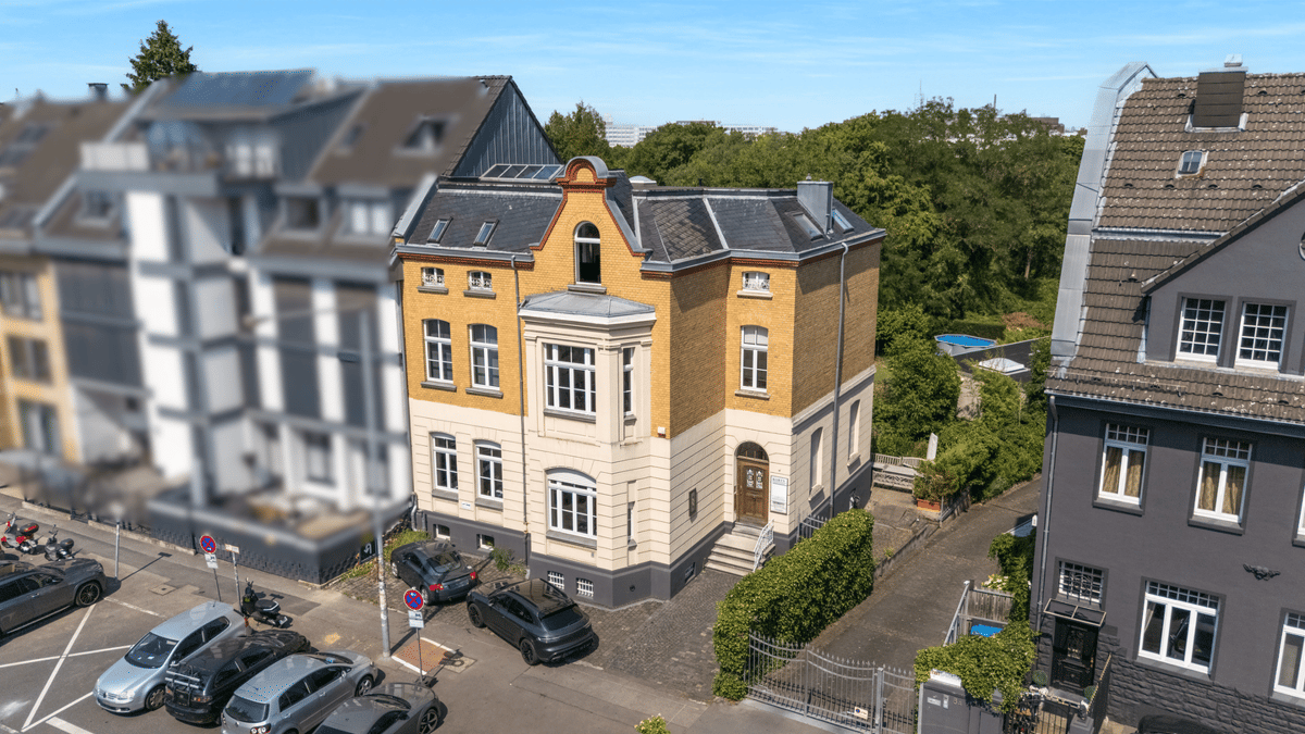 Stadtvilla mit Charakter - Wohnen und Arbeiten unter einem Dach in Köln-Müngersdorf – 50933 Köln – Bild 1 von 9