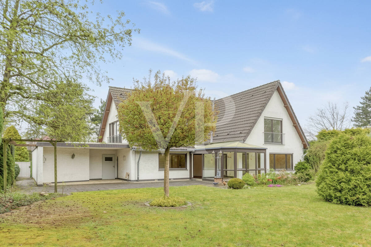 Tradition trifft Zukunft - Wohnhaus mit Charme auf 1.241 m² Grundstück – 50996 Köln – Bild 1 von 9