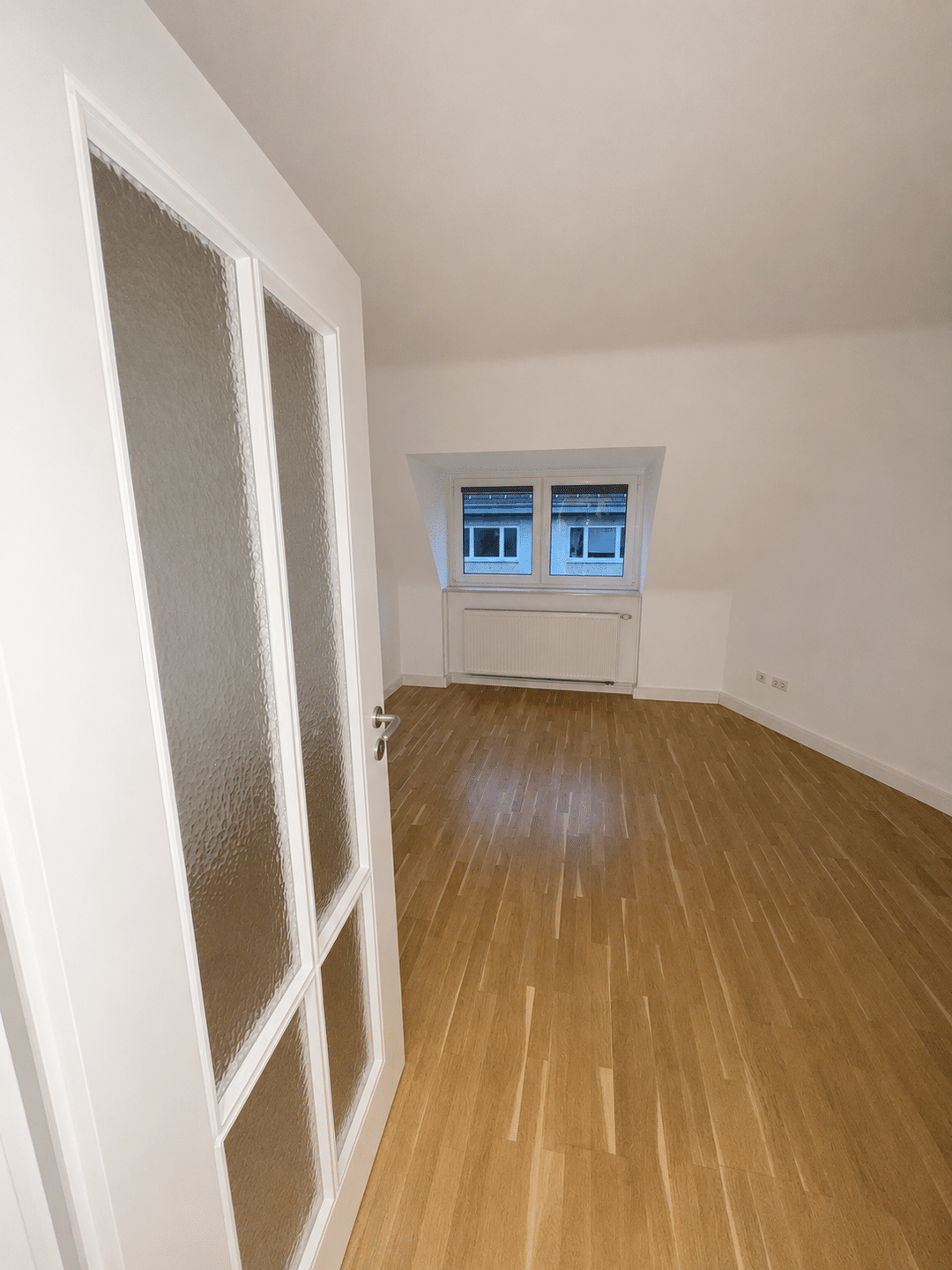 Charmante 3-Zimmer-Wohnung mit Tageslichtbad und praktischem Grundriss – Würzburg – Vorschaubild 2