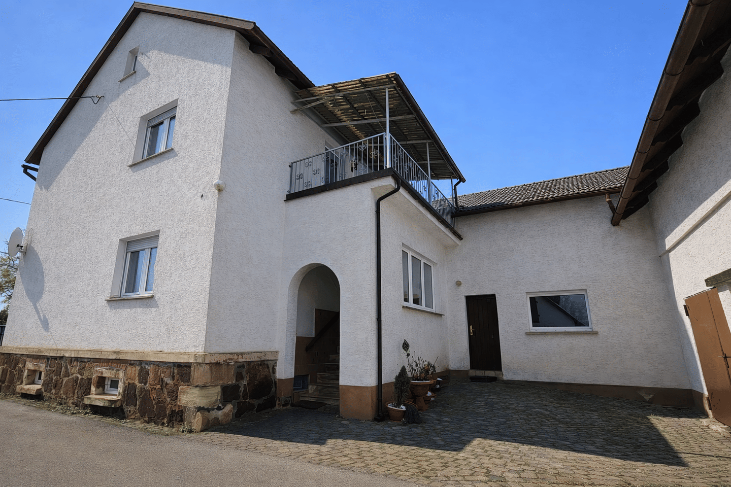 Großes Einfamilienhaus in ländlich zentraler Lage mit Nebengelass in Föritztal OT Schwärzdorf – Föritz – Vorschaubild 4