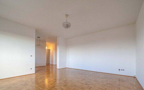 Helle 3 Zi Wohnung in Lengfeld - WG geeignet - mit Balkon