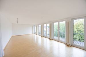 Lichtdurchflutetes Penthouse mit Dachterrasse im Kreuzviertel