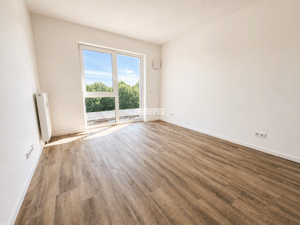 antaris Immobilien GmbH **Ihr neues Zuhause: Stilvolle 5-Raum-Wohnung mit Wow-Faktor** – 99085 Erfurt – Vorschaubild 2
