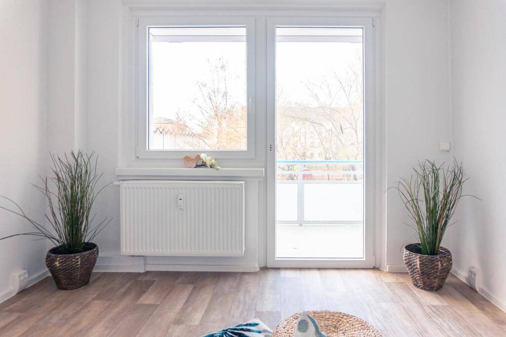 3-Raum-Wohnung mit Balkon und die Schule im Wohnumfeld
