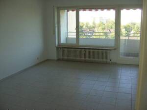 4-Zimmer-Wohnung mit großem Südbalkon und TG Nähe Albert-Schweitzer-Gymnasium – 91056 Erlangen – Vorschaubild 4