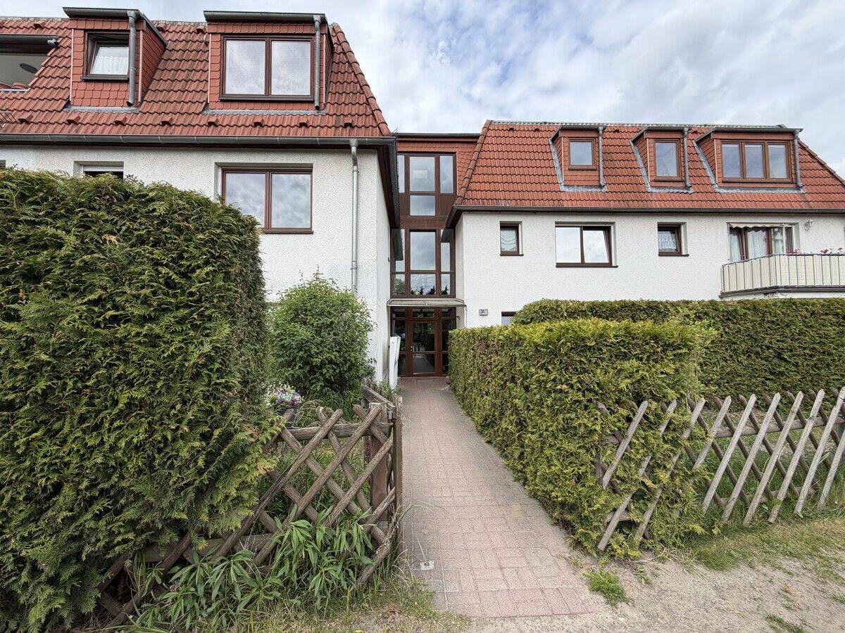 Attraktive Kapitalanlage in grüner Lage - Helle DG-Wohnung mit Balkon