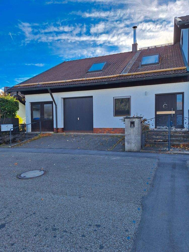 *3,5-Zimmer Wohnung mit Südostloggia* Kapitalanlage oder zum Selbstbezug in sehr guter Lage – Holzkirchen – Vorschaubild 9