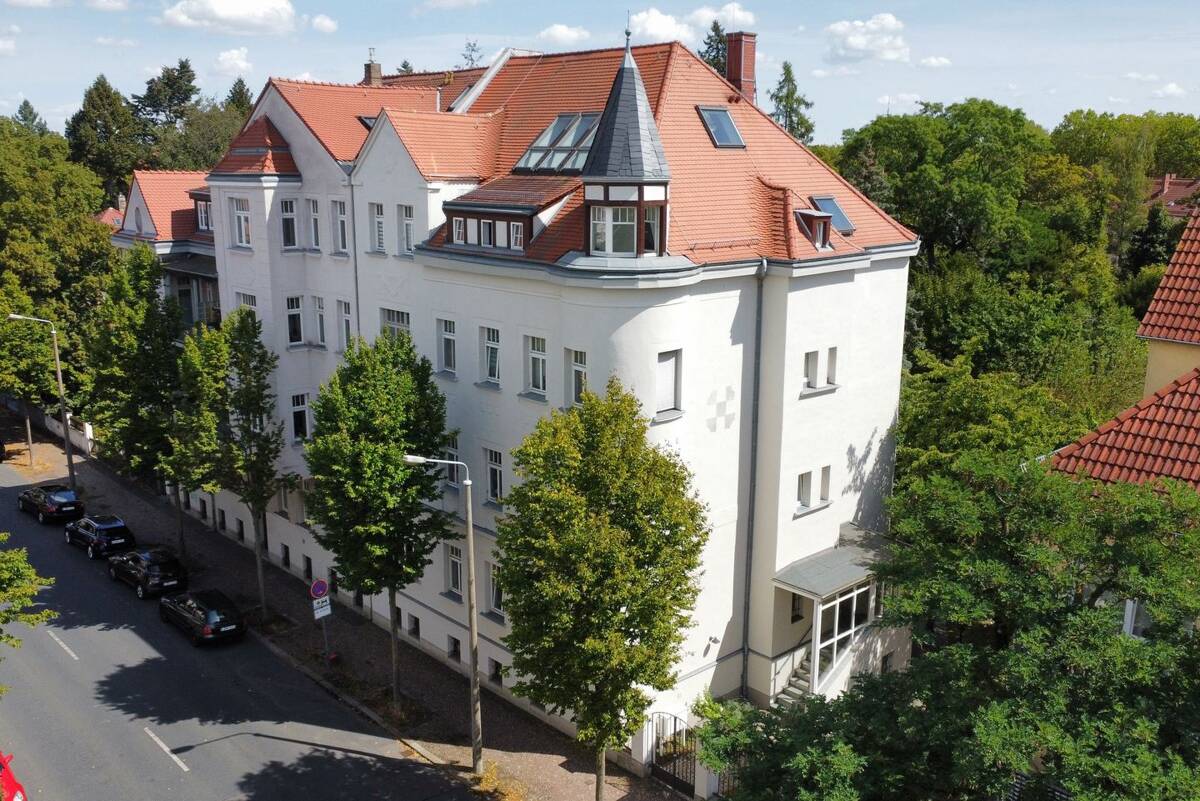 Vier Zimmer. Balkon. Bezugsfrei. Und alles andere als alltäglich - unweit des Völkerschlachtdenkmals – 4299 Leipzig – Bild 1 von 9