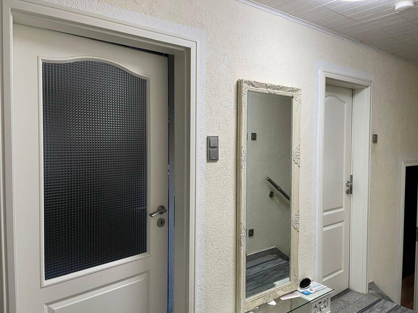 Attraktive 4-Zimmer-Erdgeschosswohnung in zentraler Lage - ideal für vielfältige Nutzungsmöglichkeiten – Nürnberg – Vorschaubild 2