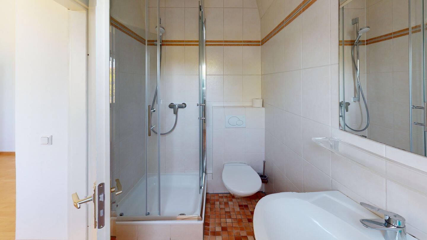 Helle, zentrale und frisch renovierte Wohnung in Friedrichsthal – Friedrichsthal – Vorschaubild 3