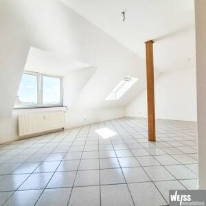3-Zimmer Dachgeschoss Wohnung in Versbach -ohne Balkon- – 97078 Würzburg – Vorschaubild 2