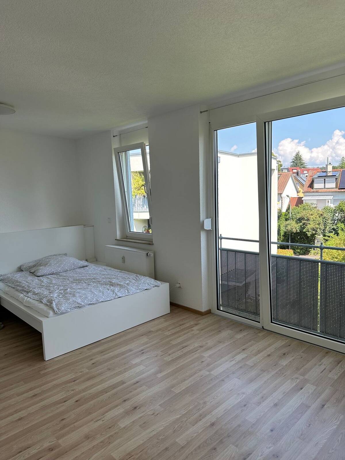Studierende aufgepasst: MÖBLIERTE 1-Zimmer-Wohnung inkl. Tiefgarage in Konstanz (Fürstenberg) ab 01.10.2026 – 78467 Konstanz – Bild 1 von 9