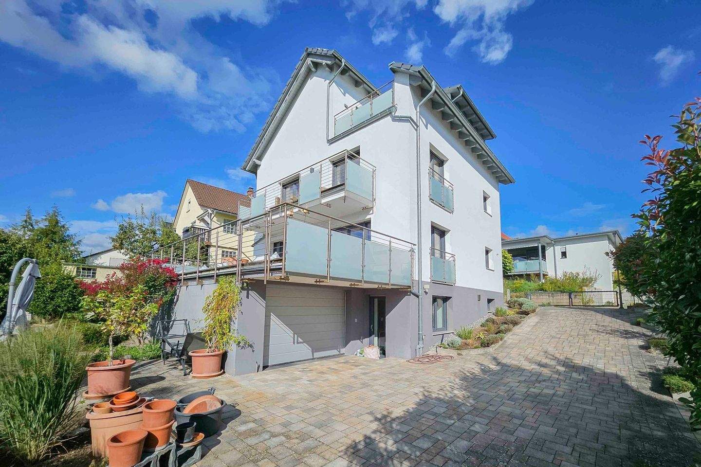 Premium-Wohnen auf 197 m² - Exklusivität für qualitätsverliebte Käufer - inkl. PV Anlage, etc. – Weinheim – Bild 1 von 9