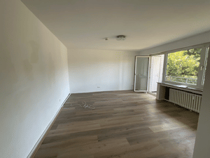 Modernisierte 3-Zimmer-Balkonwohnung mit Laminat in ruhigem 4-Parteien-Haus – 47169 Duisburg – Vorschaubild 3