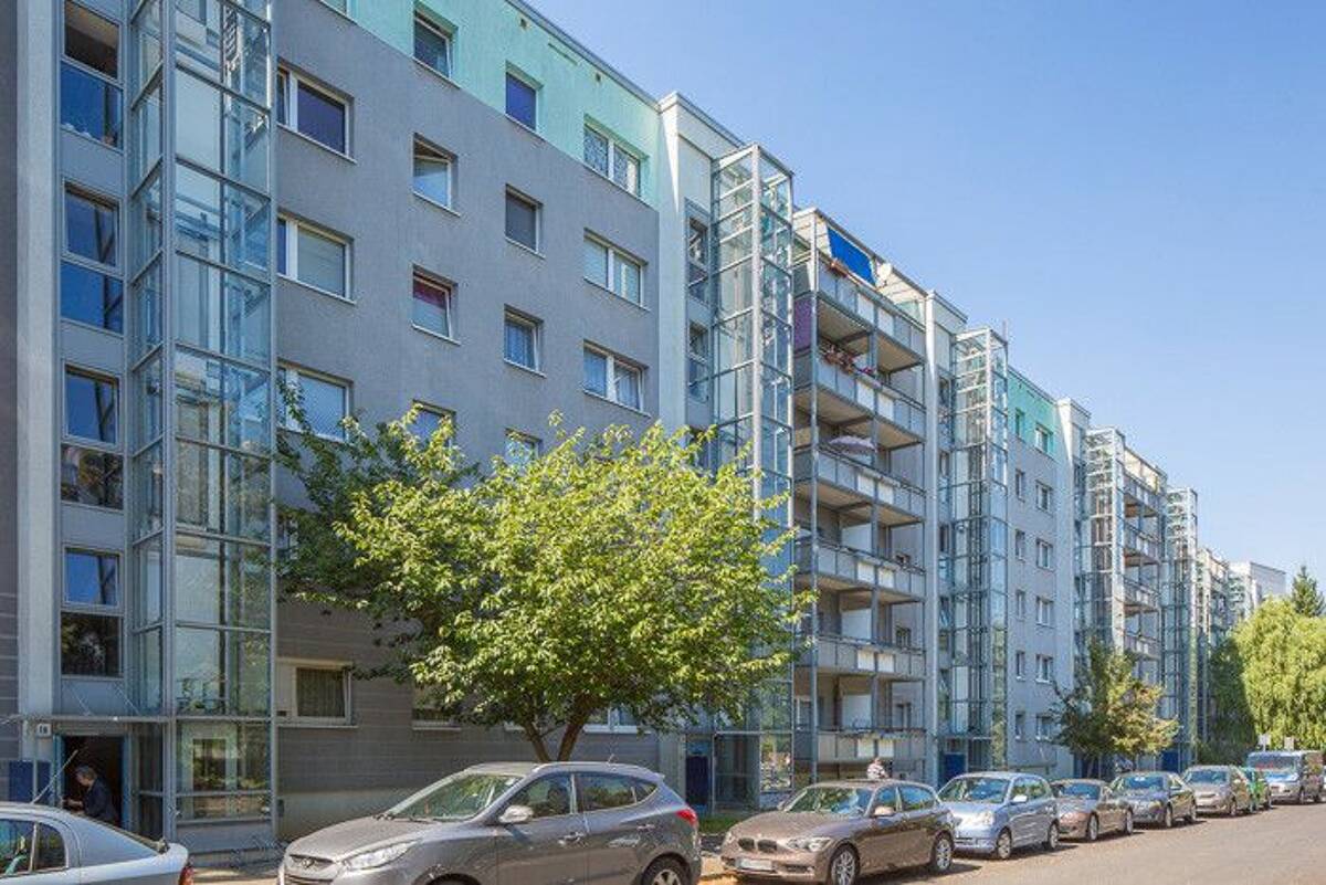 Wir sanieren für Sie: 2-Zimmerwohnung mit Balkon und Aufzug im 2.Obergeschoß! – 1239 Dresden – Bild 1 von 4