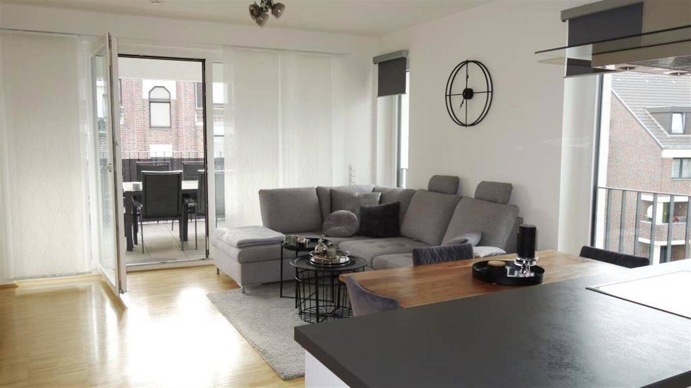 Attraktive 3 Zimmer Wohnung + Einbauküche + Fußbodenheizung + Parkett + Balkon + Aufzug + Tiefgarage – Mönchengladbach – Vorschaubild 7