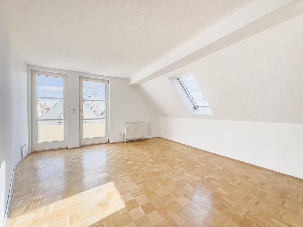 INDIVIDUELLE 3 ZI. DACHGESCHOSS-MAISONETTE MIT SONNEBLAKON - UNWEIT DER ELBE IN GUTER LAGE – Dresden – Vorschaubild 3