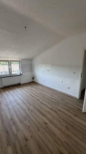 Wohnen mit Charakter: Großzügige 4-Zimmer-Wohnung in Bochum – 44894 Bochum – Vorschaubild 3