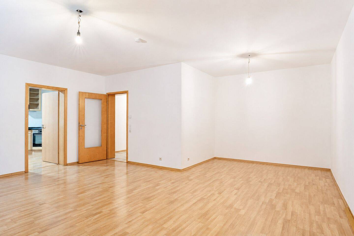 Schön geschnittene 2-Zimmer Souterrain-Wohnung in ruhiger Wohngegend!