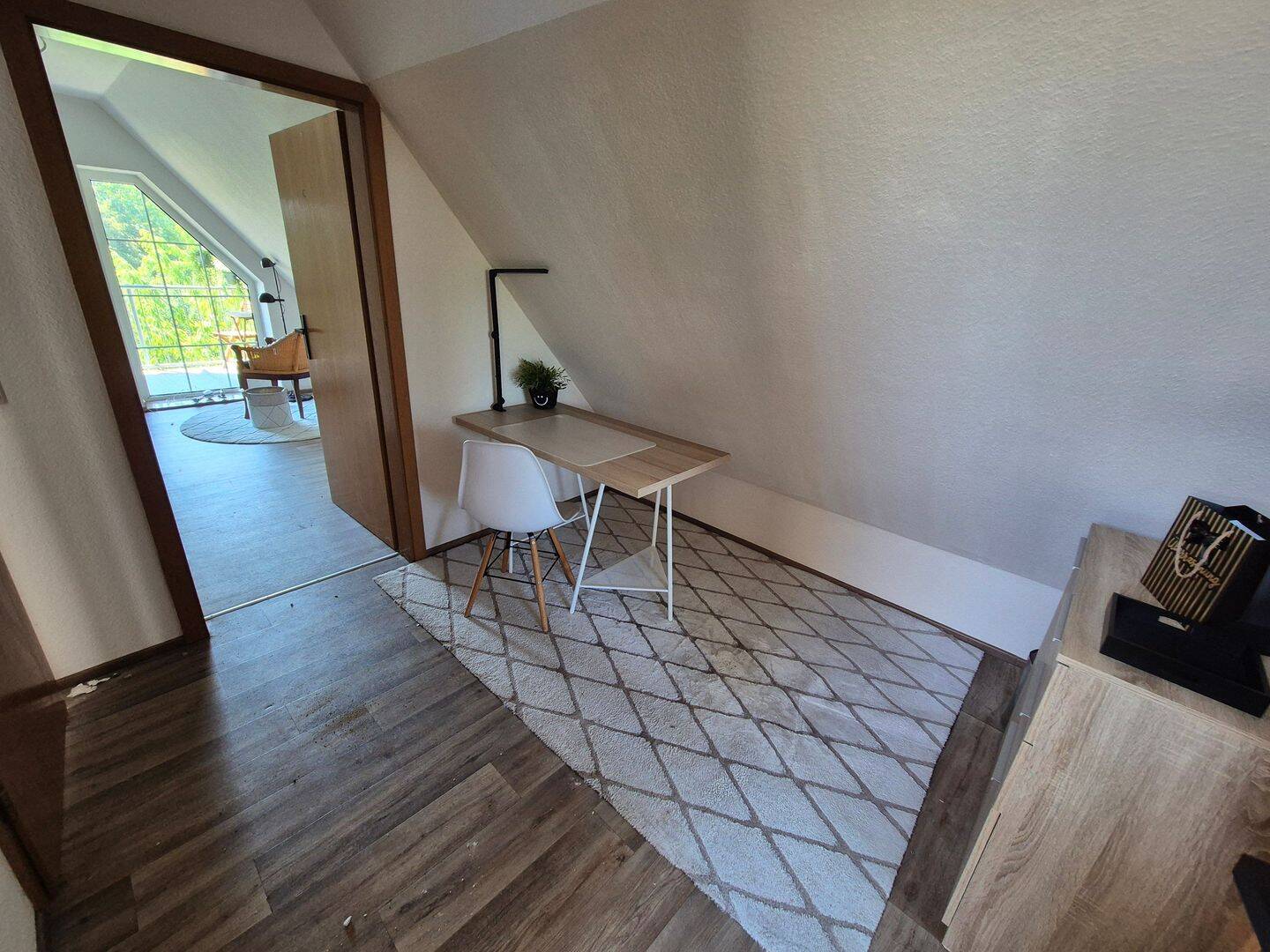 Vollmöbl. EFH i. Villenstil mit 9 Zi., 6 Bäd.,Garten, Hausgarage, 3 Außen SP, PV-A., Video-Überw. – Unna – Vorschaubild 7