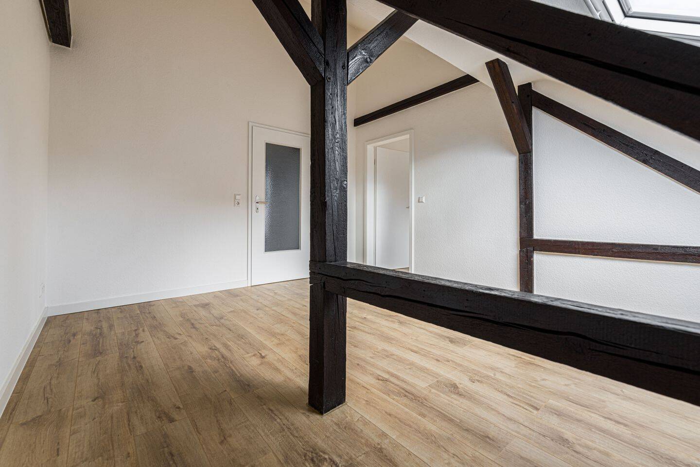 Stilvolles Wohnen auf ca. 50m² - 2-Zimmer-Dachgeschosswohnung in Leipzig – Leipzig – Vorschaubild 2